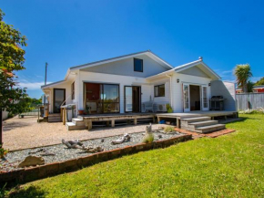 The Old Bakery - Collingwood Holiday Home, Parapara